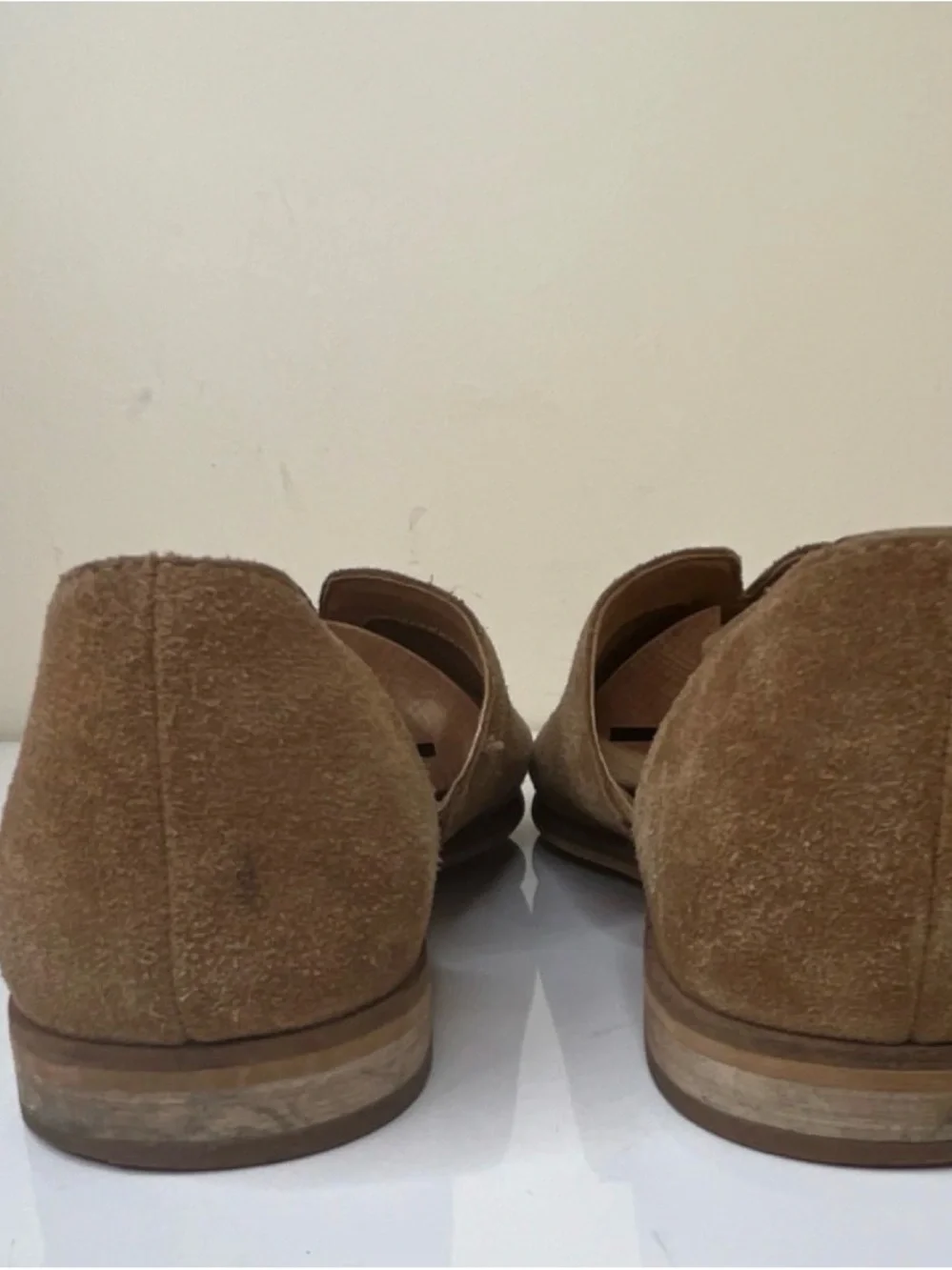 FRYE AND CO. Women's Tan Suede Slip-On Flats Size 8.5M